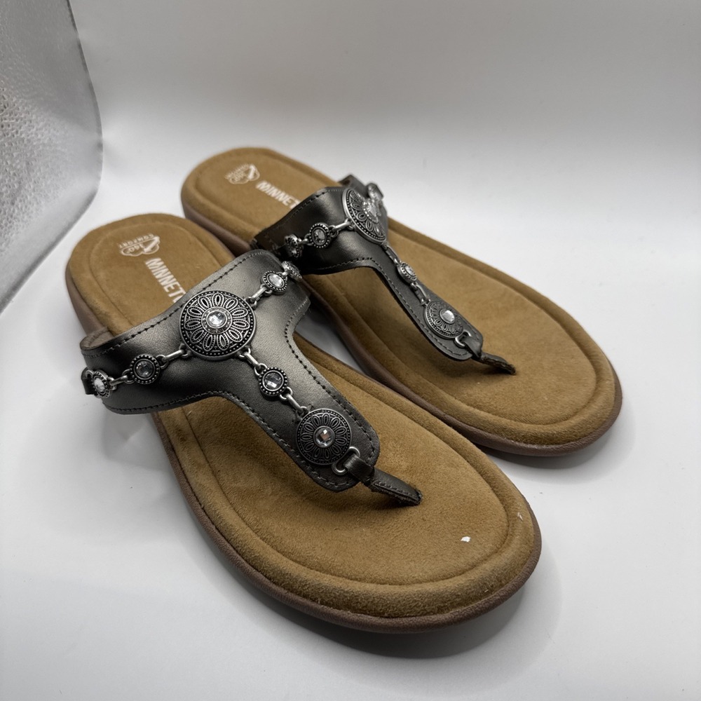 Minnetonka Brecca Pewter Sandles Size 8 Women's #1043